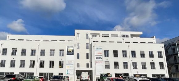 KINGSTONE erwirbt Mixed-Use-Immobilie in Landshut