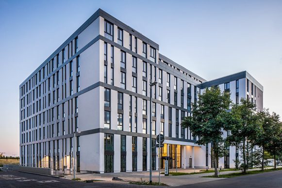 FAY Projects vermietet rund 1.800 m² Bürofläche im FLEXGATE am BER