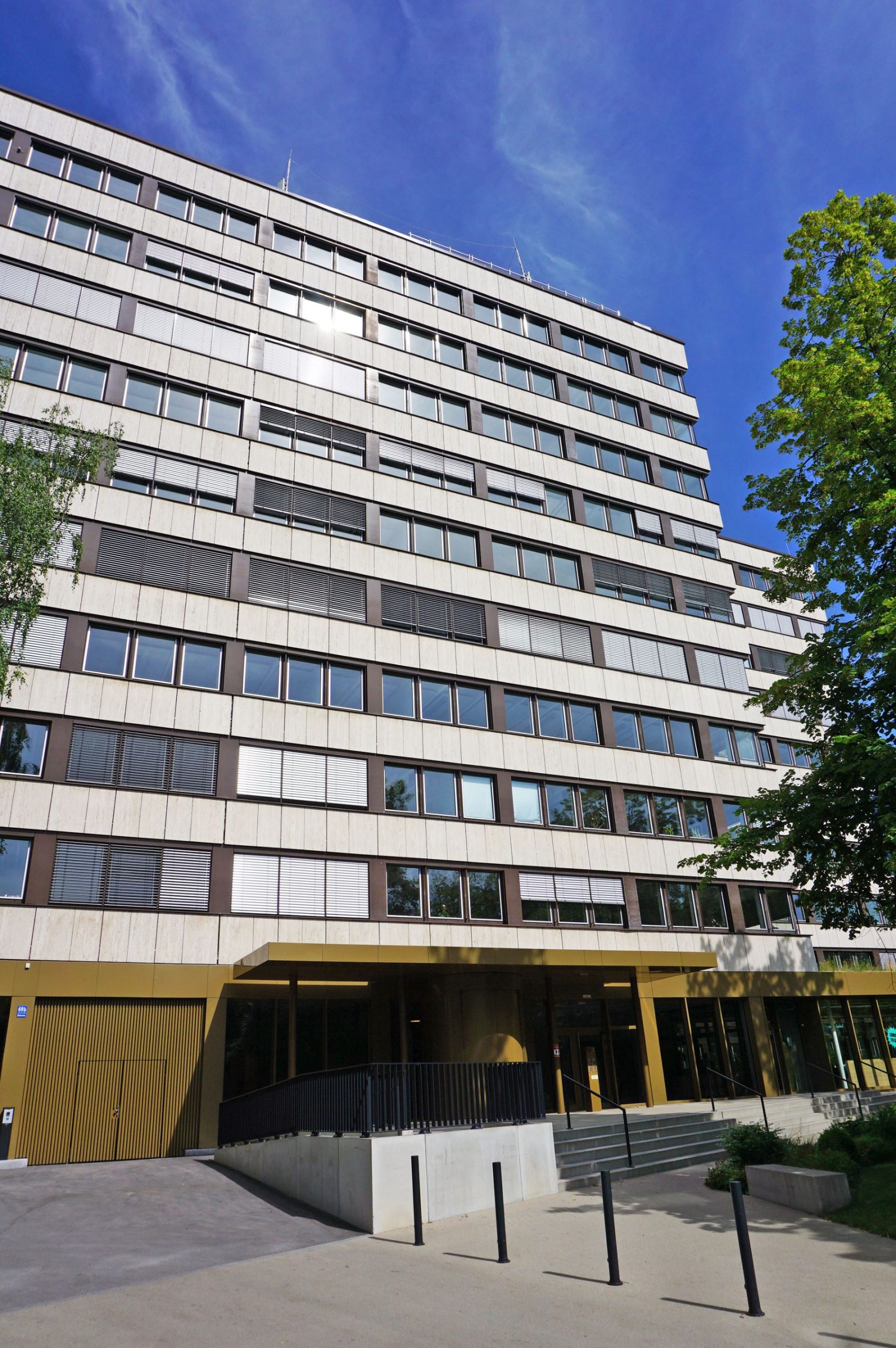Savills vermittelt 600 m² Bürofläche im BALOON in München - Konii