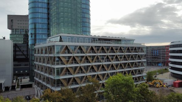 Neues Spaces Office Center eröffnet im ersten Holzhybrid-Bürogebäude Düsseldorfs