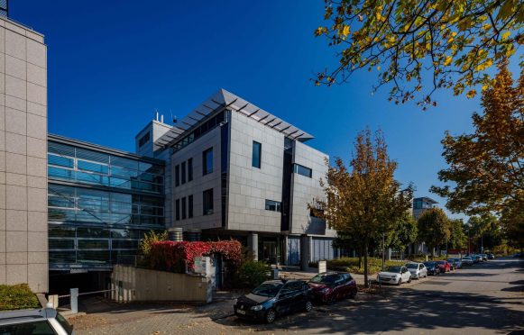 Marienburg Real Estate realisiert Vollvermietung zweier Büroimmobilien in Wiesbaden