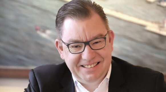 Dirk Salewski einstimmig zum BFW-Präsidenten wiedergewählt