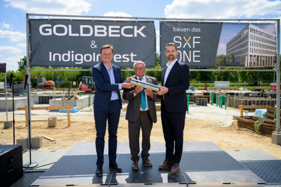 Indigo Invest und Goldbeck feiern Bodenplattenfest für den ersten Büroneubau des Campus SXF ONE