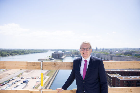 Richtfest für Timber Peak am Zollhafen