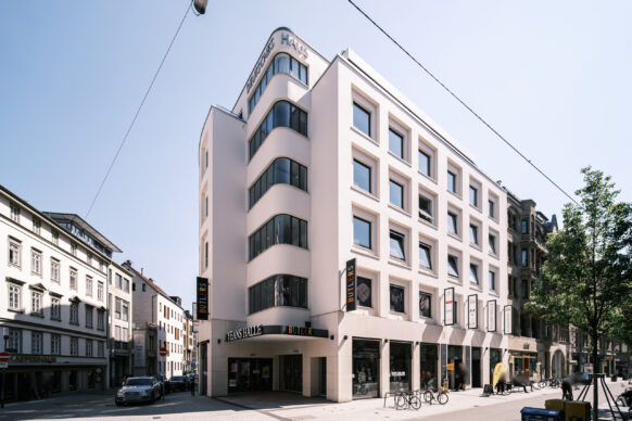 Immoraum vermittelt 3 Mietverträge mit ca. 1.580 m² sichert somit die erfolgreiche Nachnutzung für ehemalige Yeanshalle in der Tübinger Straße 15, Stuttgart