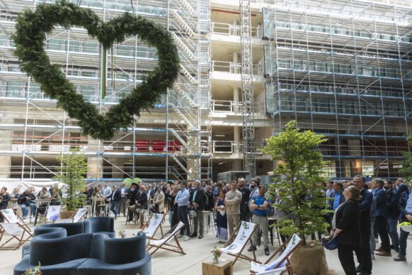 Hines feiert Richtfest für „Le Coeur“ in Düsseldorf