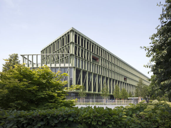 i8 auf dem iCampus im Werksviertel: Münchens erstes Holzhybrid-Bürogebäude startet in den Office-Betrieb