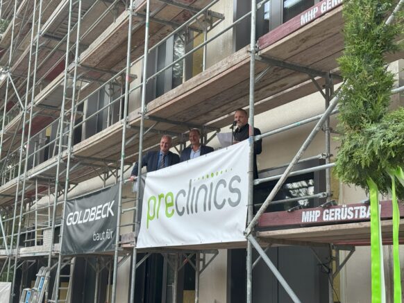 Goldbeck feiert Richtfest für neues Labor- und Bürogebäude der preclinics GmbH in Potsdam-Babelsberg