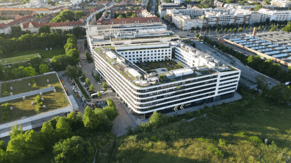 Real I.S. vermietet 7.000 m² am Leuchtenbergring an AutoScout24