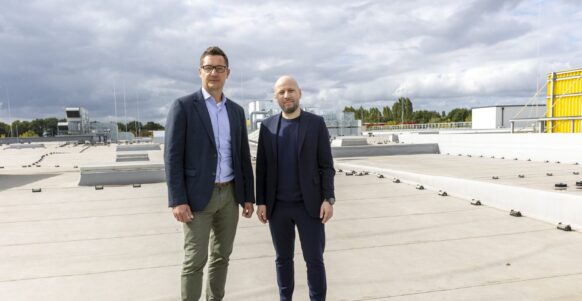 Redevco und GIGA.GREEN schließen strategische Partnerschaft für den bundesweiten Photovoltaik-Ausbau auf Fachmarktzentren