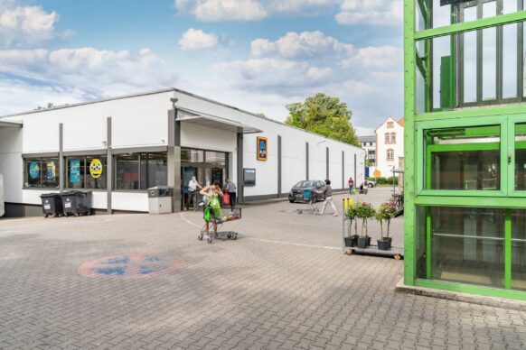 FIM Unternehmensgruppe übernimmt Kooperationsstandort aus Aldi und KFC in Wiesbaden