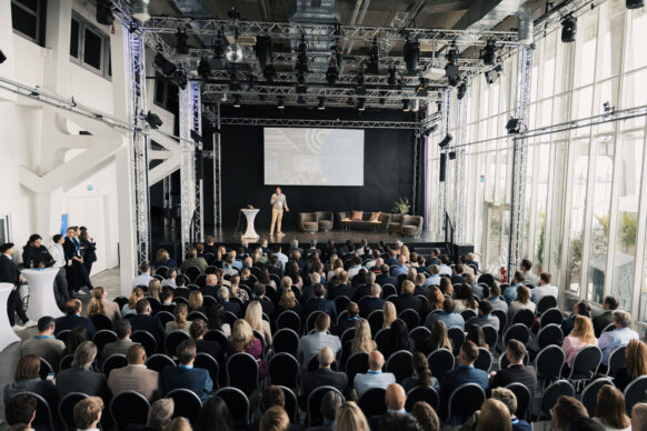 Die Wohnungswirtschaft diskutiert und lernt über KI bei der ImmomioCon