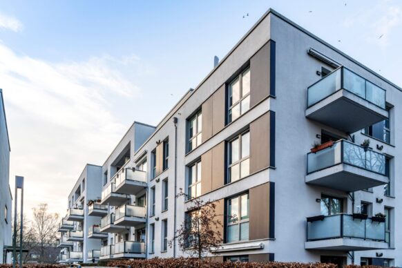 Berenberg Real Estate Asset Management kauft Wohnanlage Tierpark Lodge in Hamburg für Single Family Office