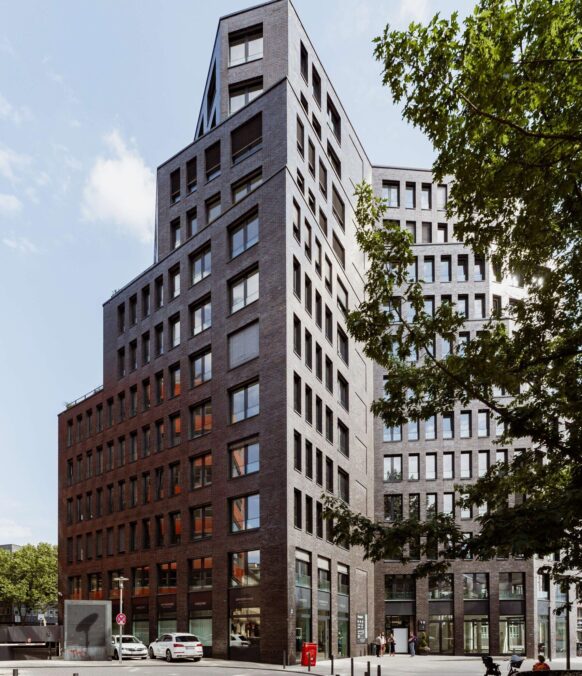 Hines veräußert Hamburger Domkaskaden