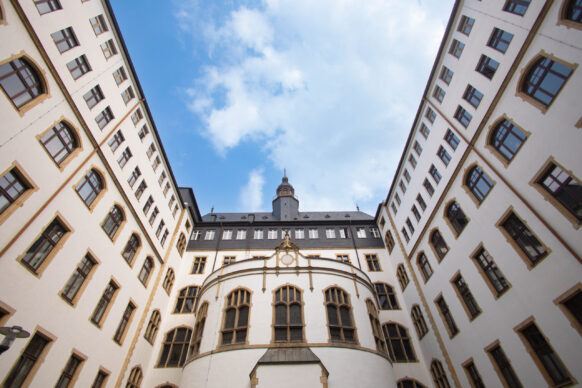 Savills vermittelt 22.000 m² große Büroimmobilie in Halle