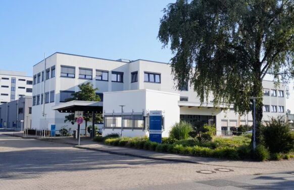 Aroundtown vermietet weitere 3.000 m² Büro- und Logistikflächen an Firma VINCORION in Wedel, außerhalb von Hamburg