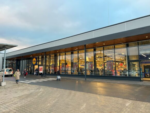 Hauck Aufhäuser Lampe REIM repositioniert real-Portfolio erfolgreich in Brakel, Osnabrück und, Bochum und Bielefeld