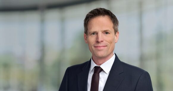 Arne Rüdebusch verstärkt Savills als Director Residential Capital Markets in Düsseldorf