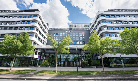 HIH verlängert Mietvertrag mit Deloitte über rund 16.700 m² in Frankfurt