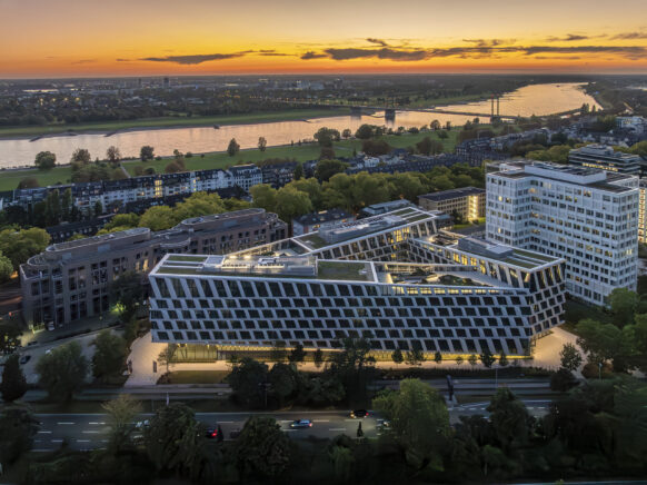 ONE PLAZA: Momeni vermietet Landmarkprojekt in Düsseldorf an KPMG