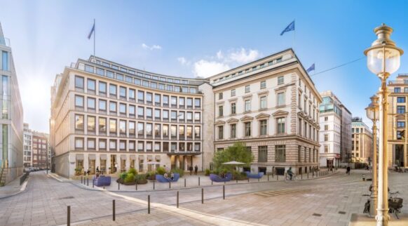 Art-Invest Real Estate investiert in den traditionsreichen Hamburger Hauptsitz der Deutschen Bank am Adolphsplatz