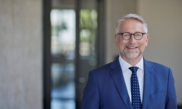 Ehret+Klein AG setzt strategische Weiterentwicklung fort. Mitgründer Michael Ehret scheidet aus dem operativen Geschäft der Ehret+Klein AG aus