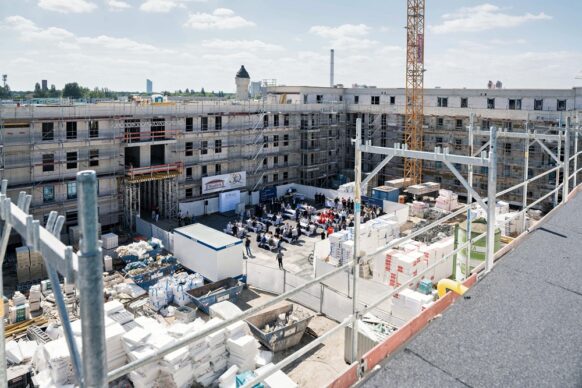 Wichtiger Baufortschritt für 234 neue Mietwohnungen in Karlshorst