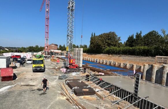 Peter Gross Bau startet Rohbauarbeiten für 2.470 Quadratmeter großes Feuerwehrhaus in Heuchelheim